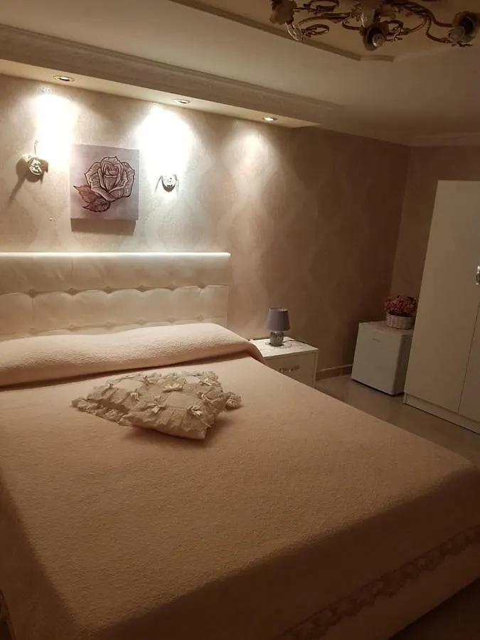 Melissa A Toledo Villa Naples 0*,  Italy
